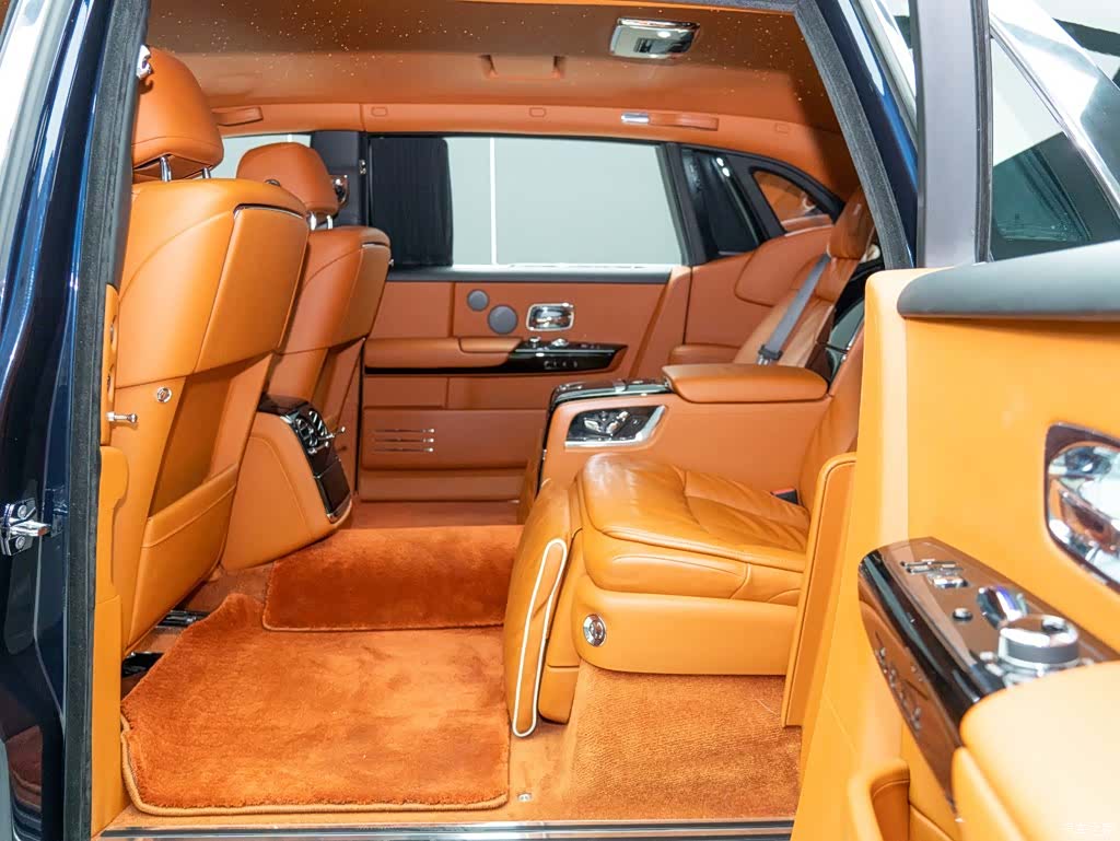 Rolls-Royce Phantom, 2020 9