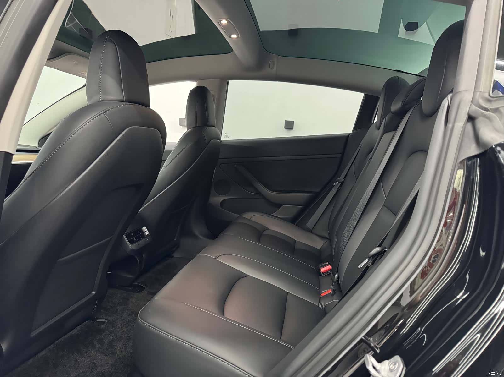 Tesla Model 3, 2023 6