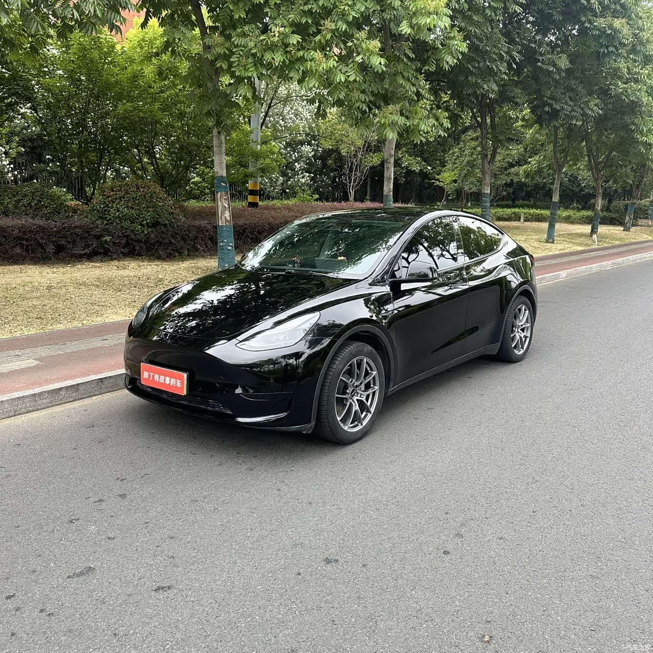 Tesla Model Y, 2024 1