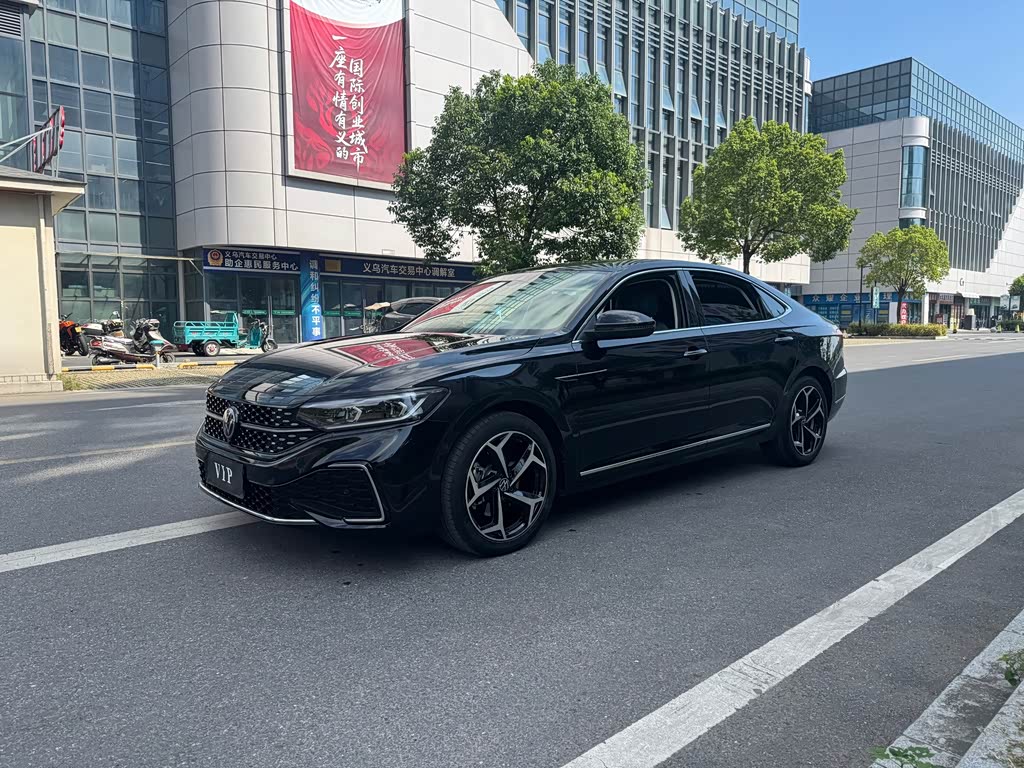Volkswagen Passat 2024 380TSI