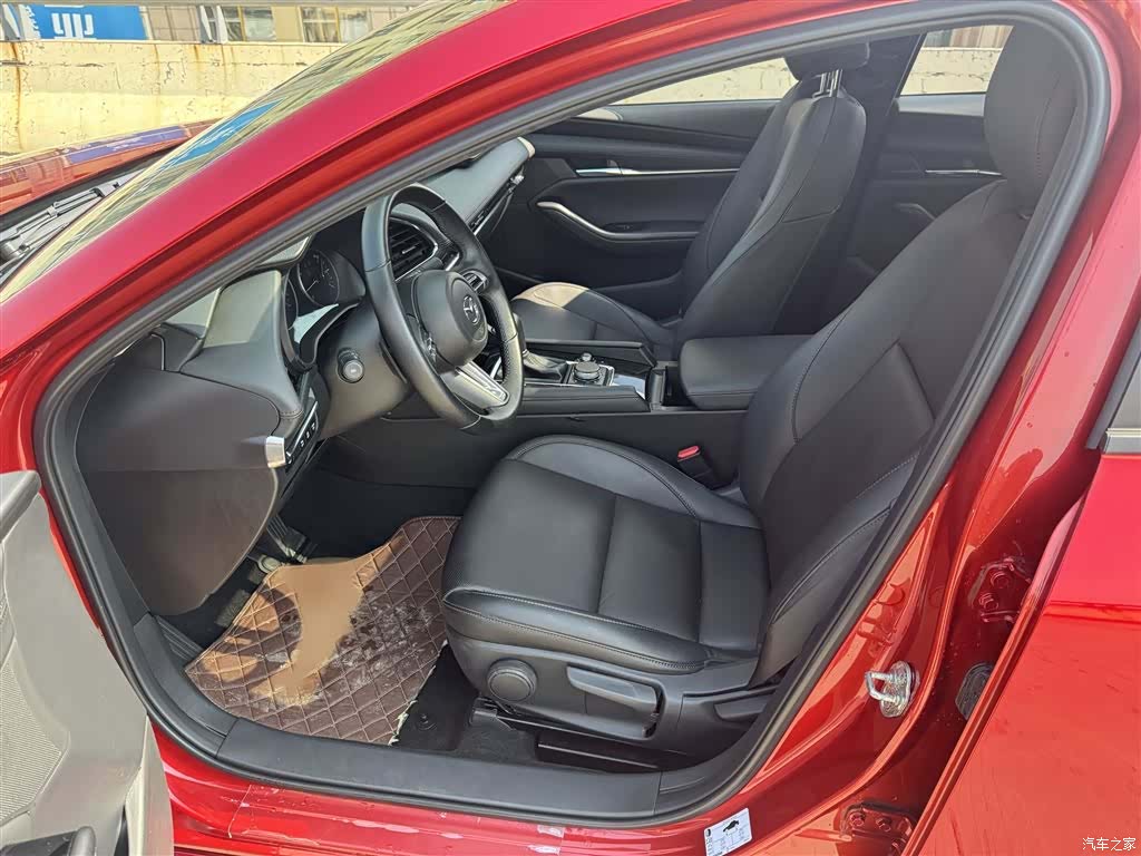 Mazda Mazda3, 2023 22