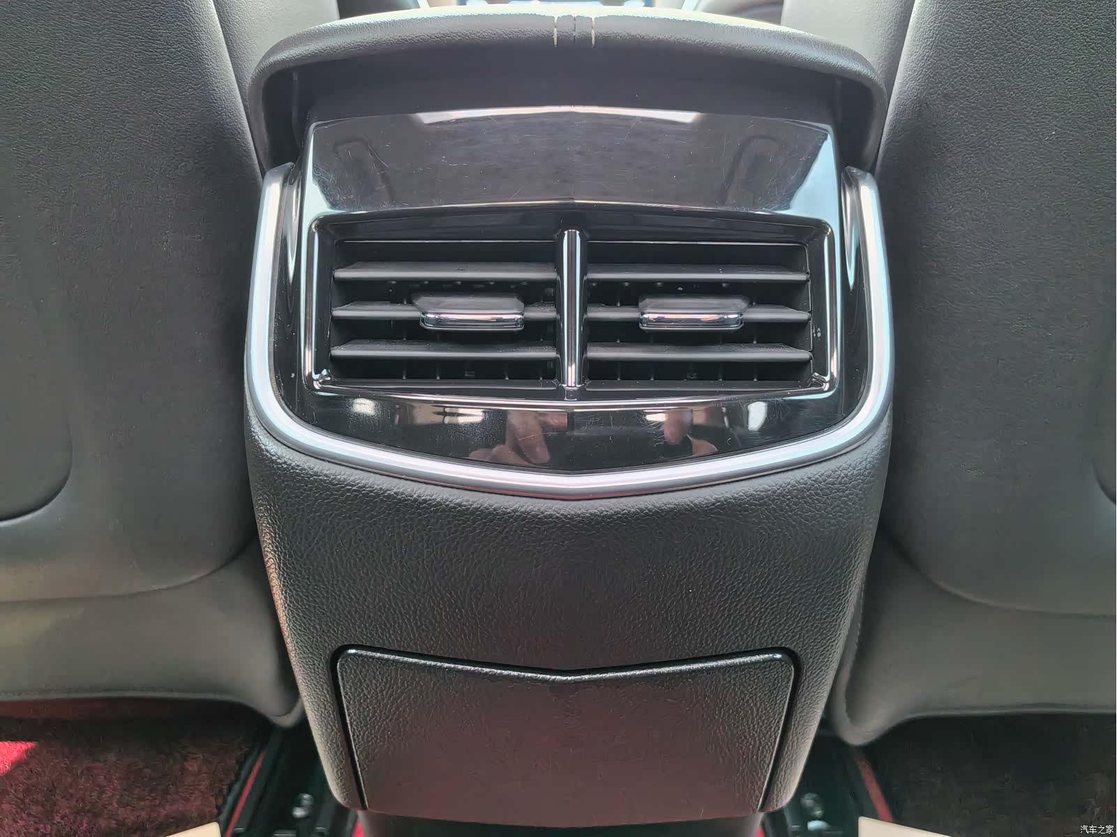 Cadillac XTS, 2019 13