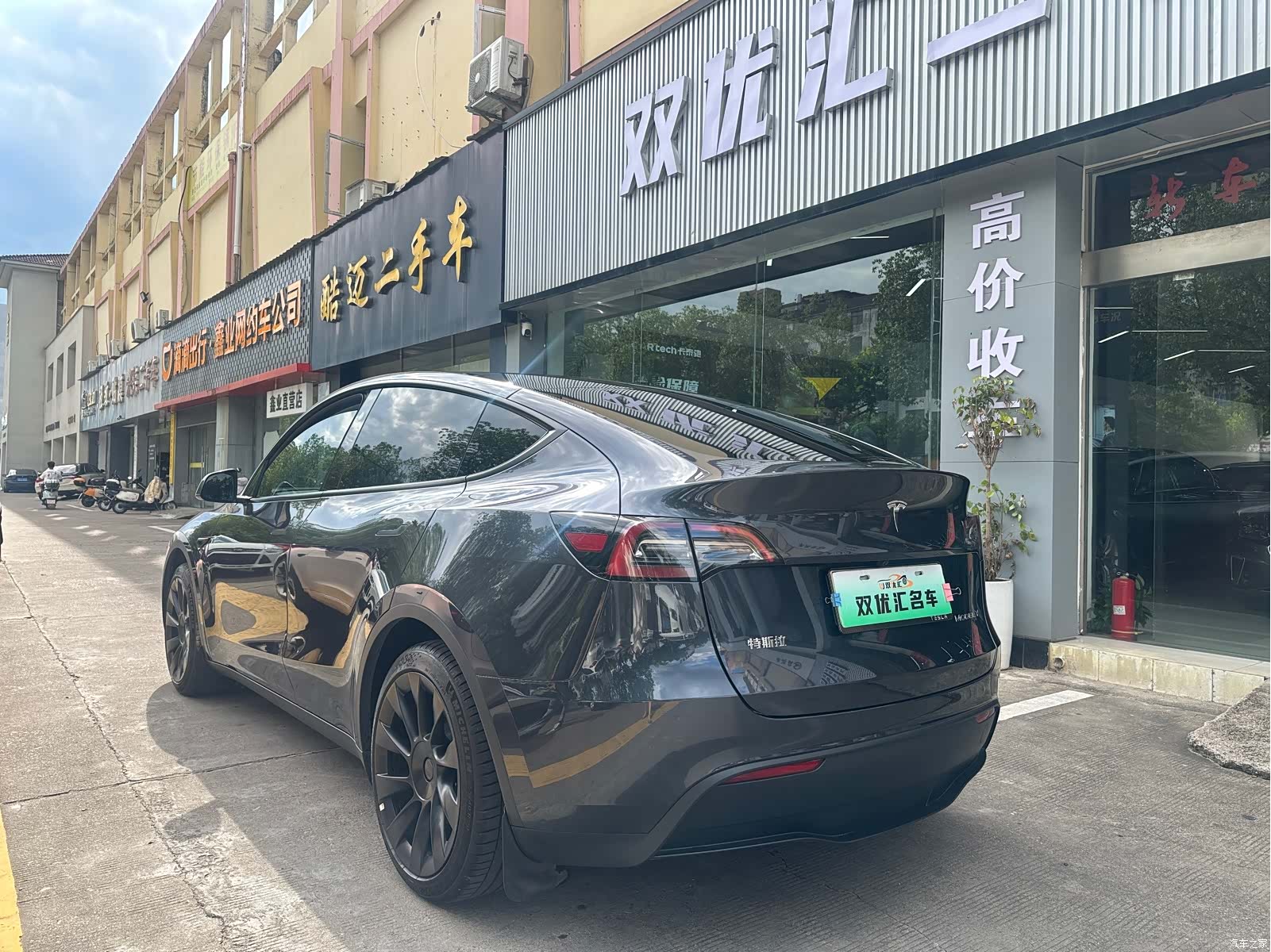 Tesla Model Y, 2024 7
