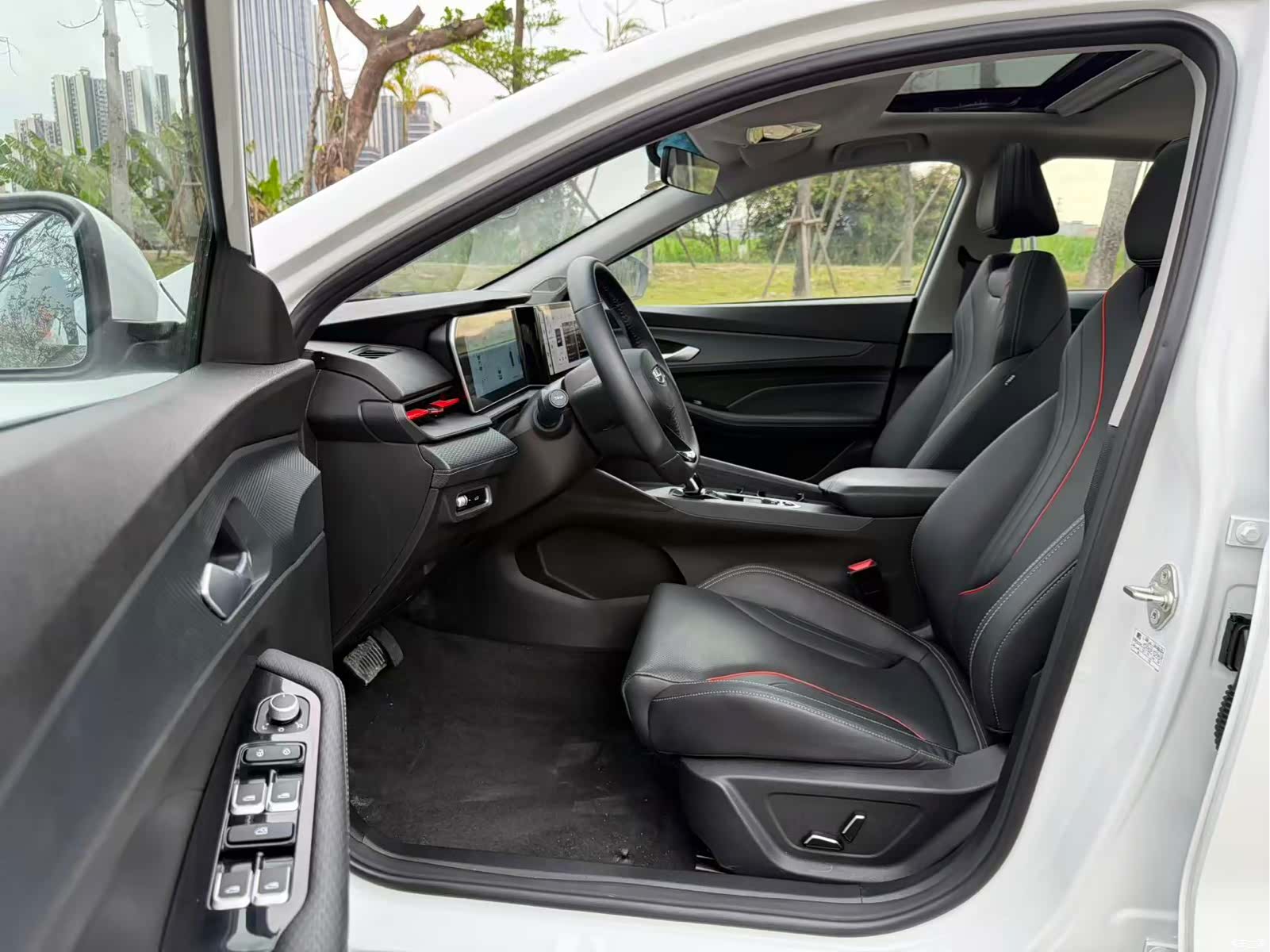 Geely Binray, 2025 10