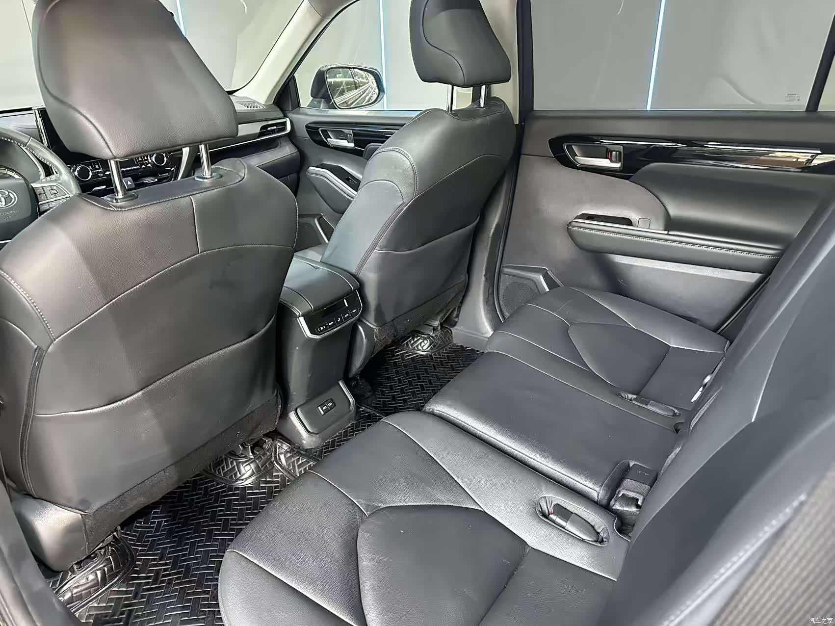 Toyota Highlander, 2023 11