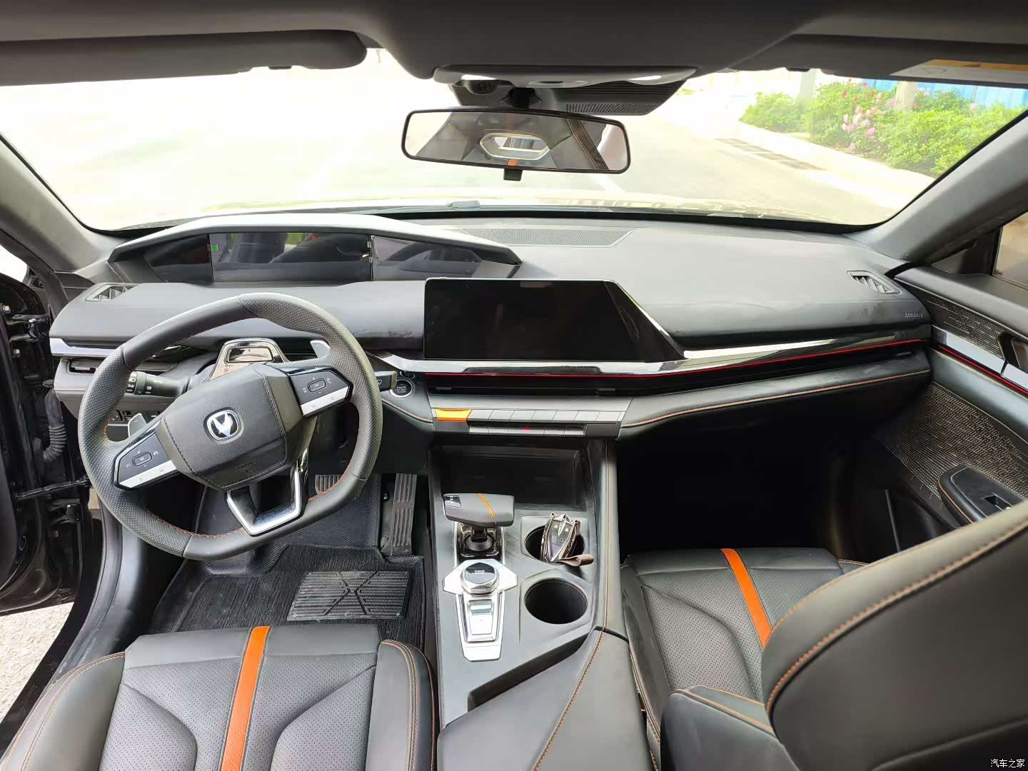 Changan UNI-V, 2025 6