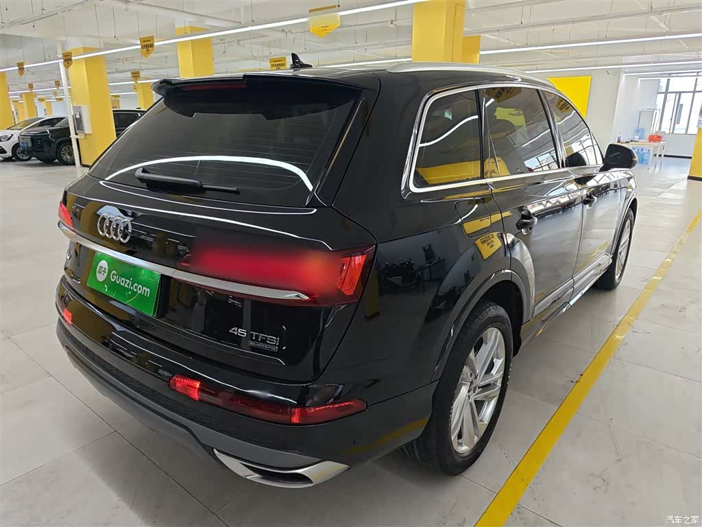 Audi Q7, 2023 все фото