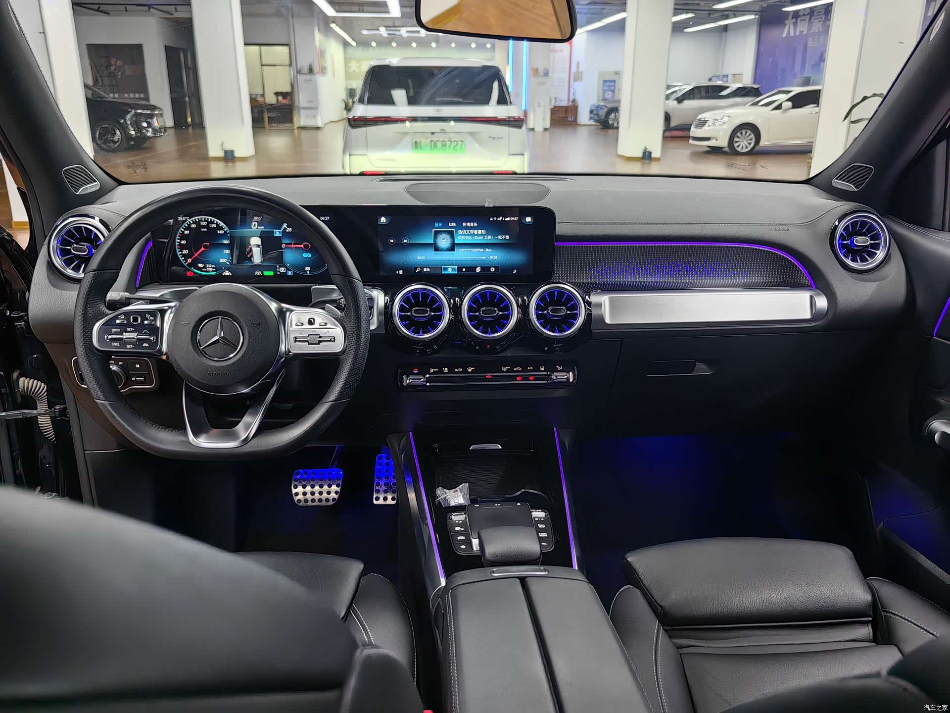 Mercedes-Benz EQB, 2022 15