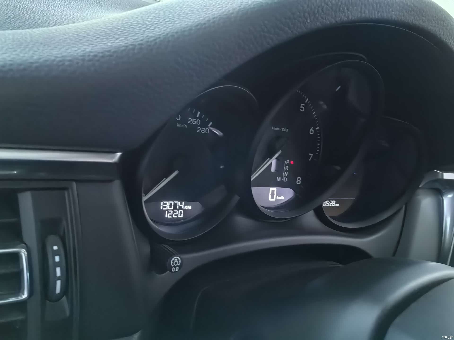 Porsche Macan, 2025 3