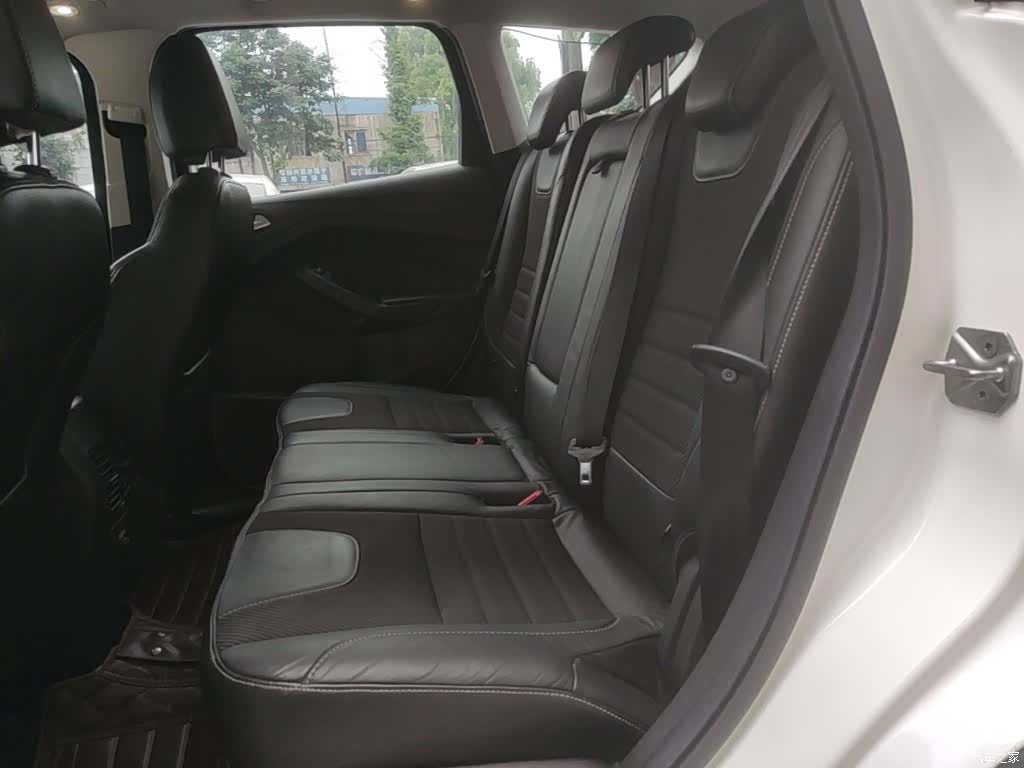 Ford Kuga, 2015 17