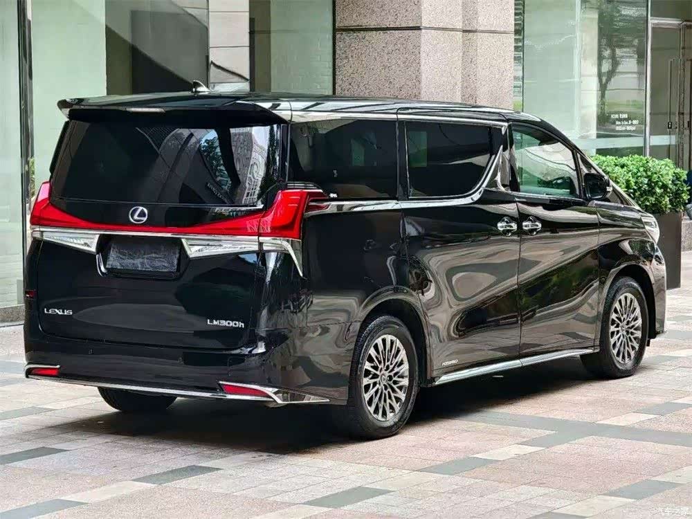 Lexus LM, 2023 7