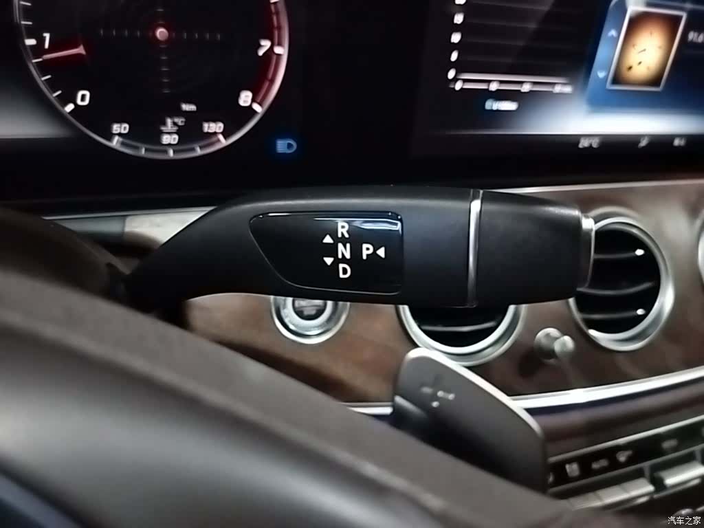 Mercedes-Benz E-Class, 2018 14