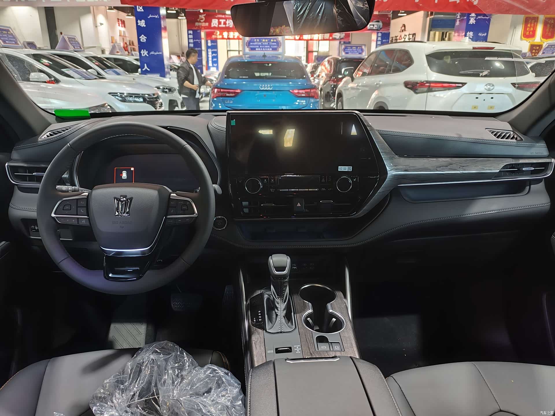 Toyota Crown, 2026 все фото