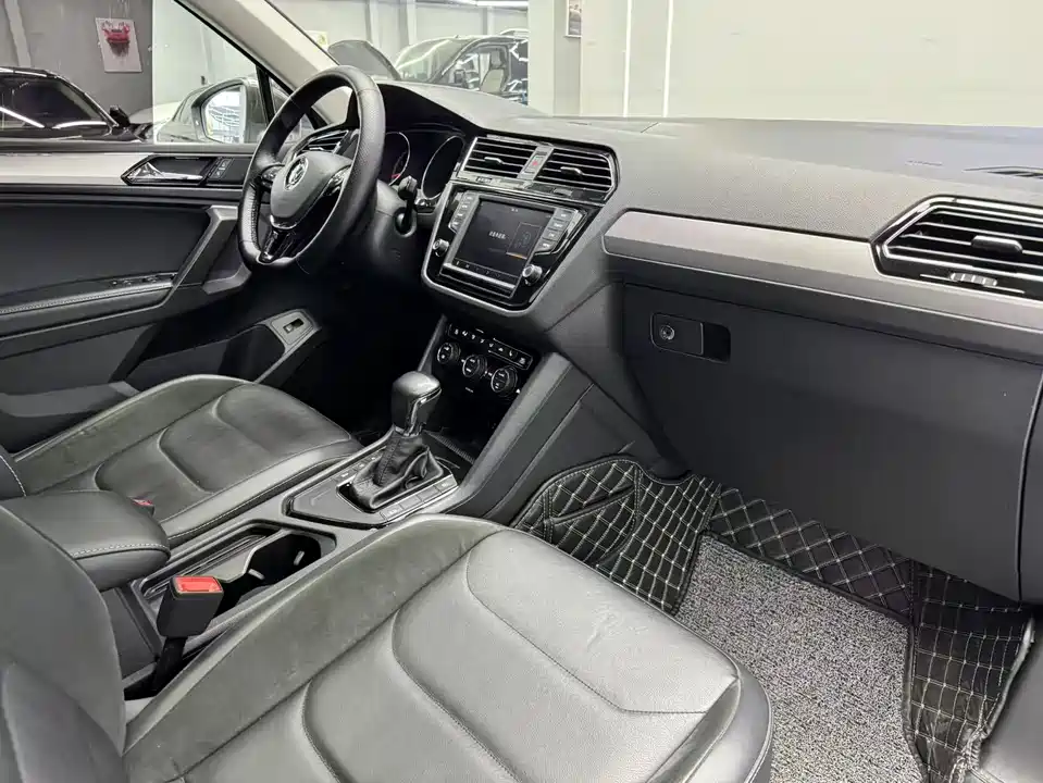 Volkswagen Tiguan L