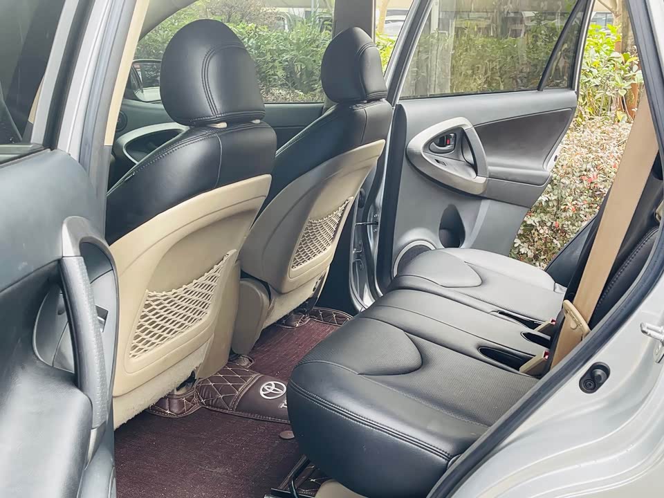 Toyota RAV4 Rongfang