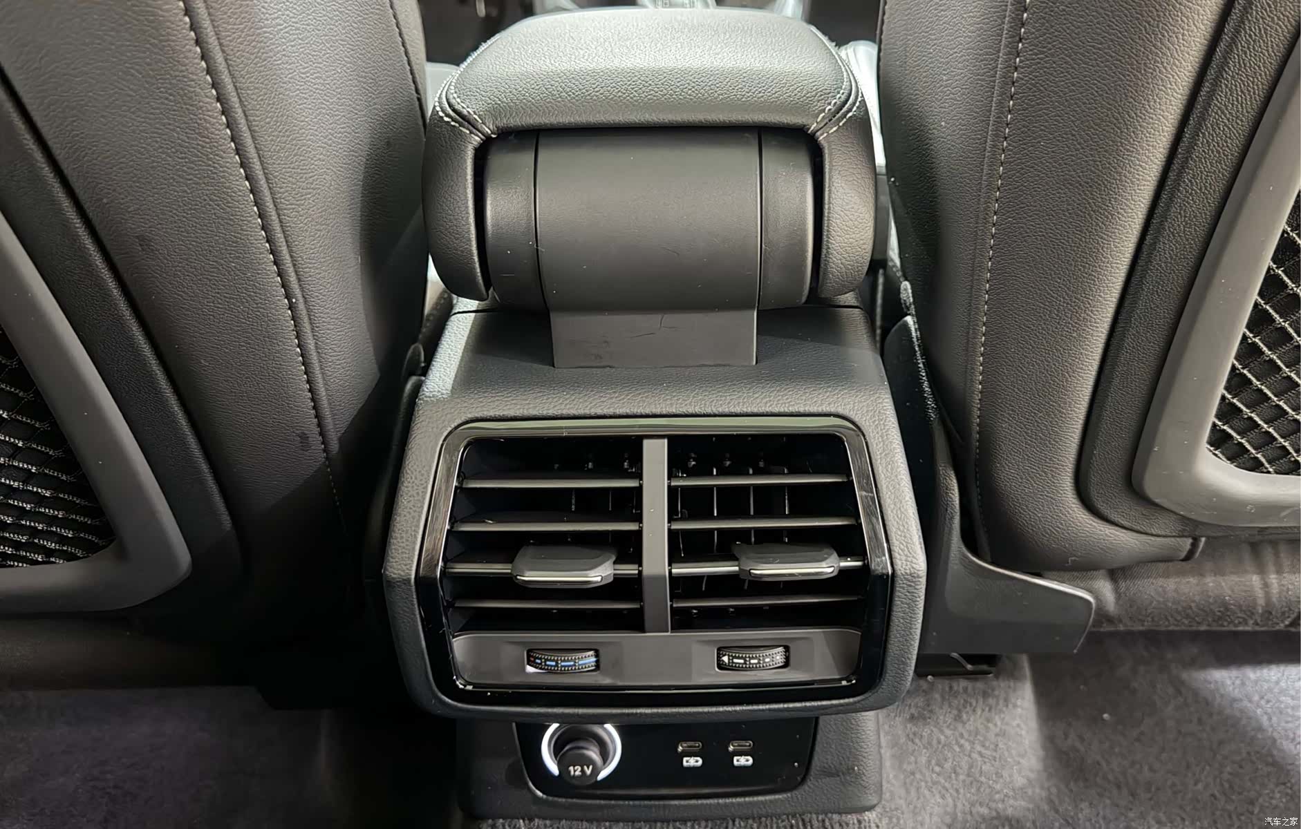 Audi Q3, 2023 17