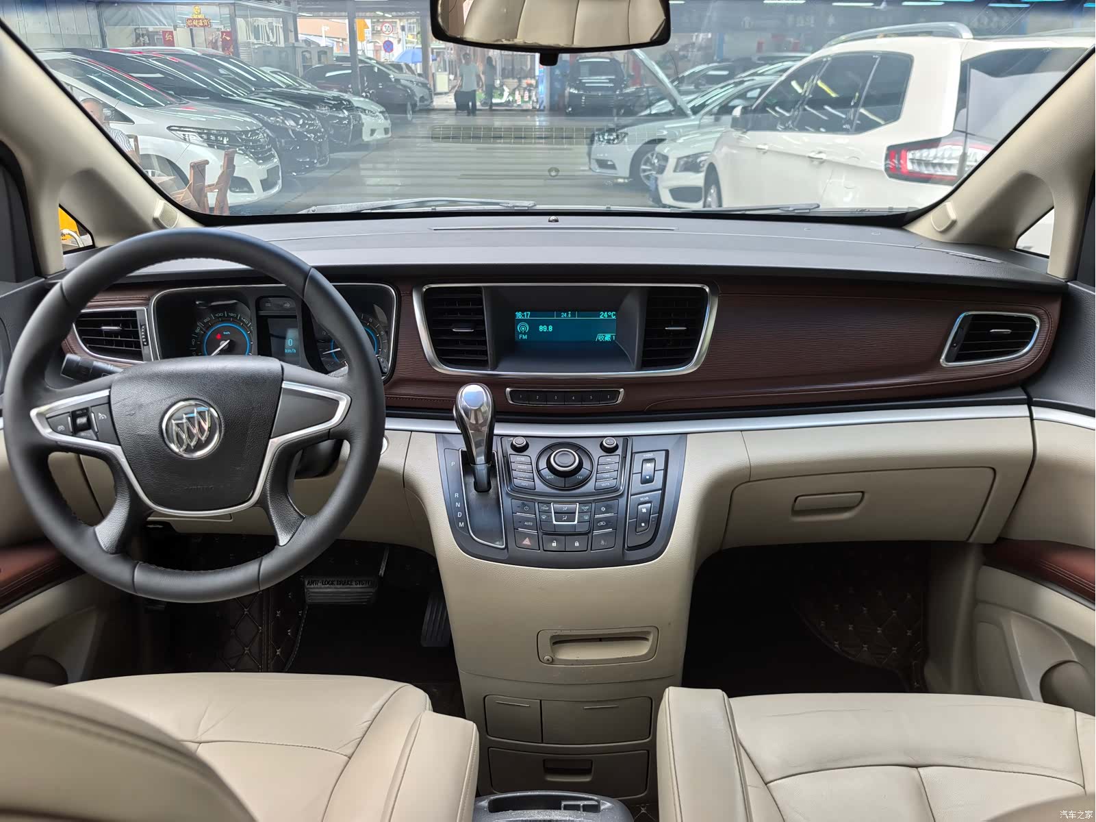 Buick GL8, 2016 16