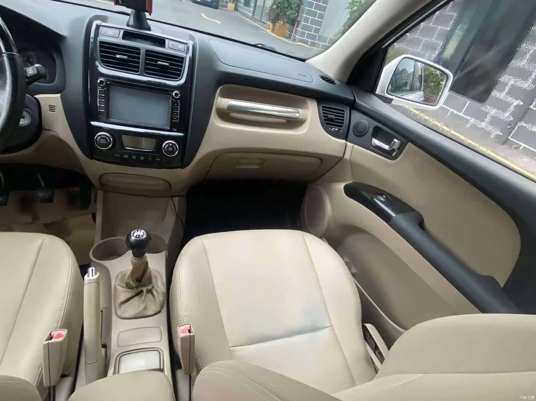 Kia GLS, 2011 17
