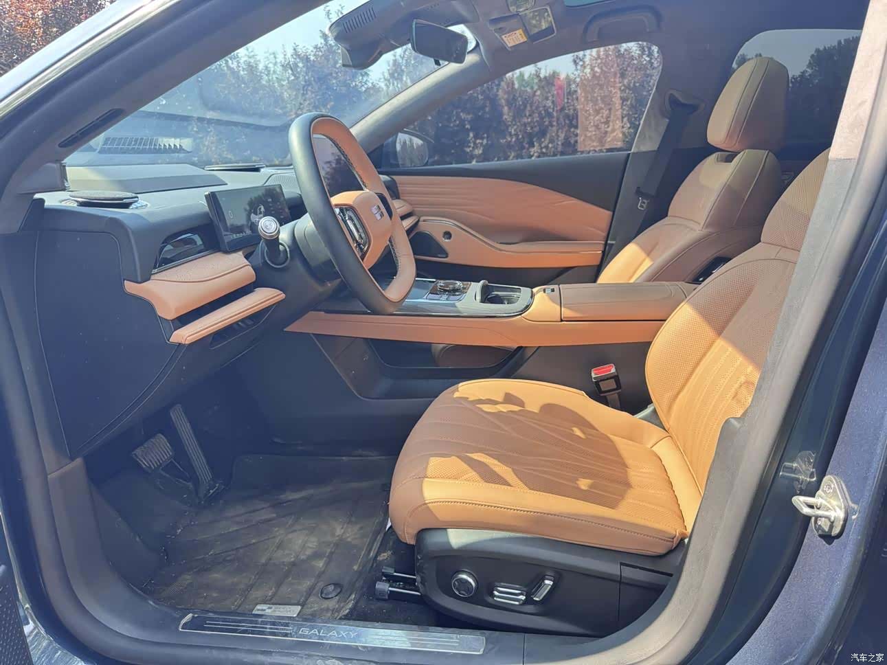 Geely 8, 2025 4