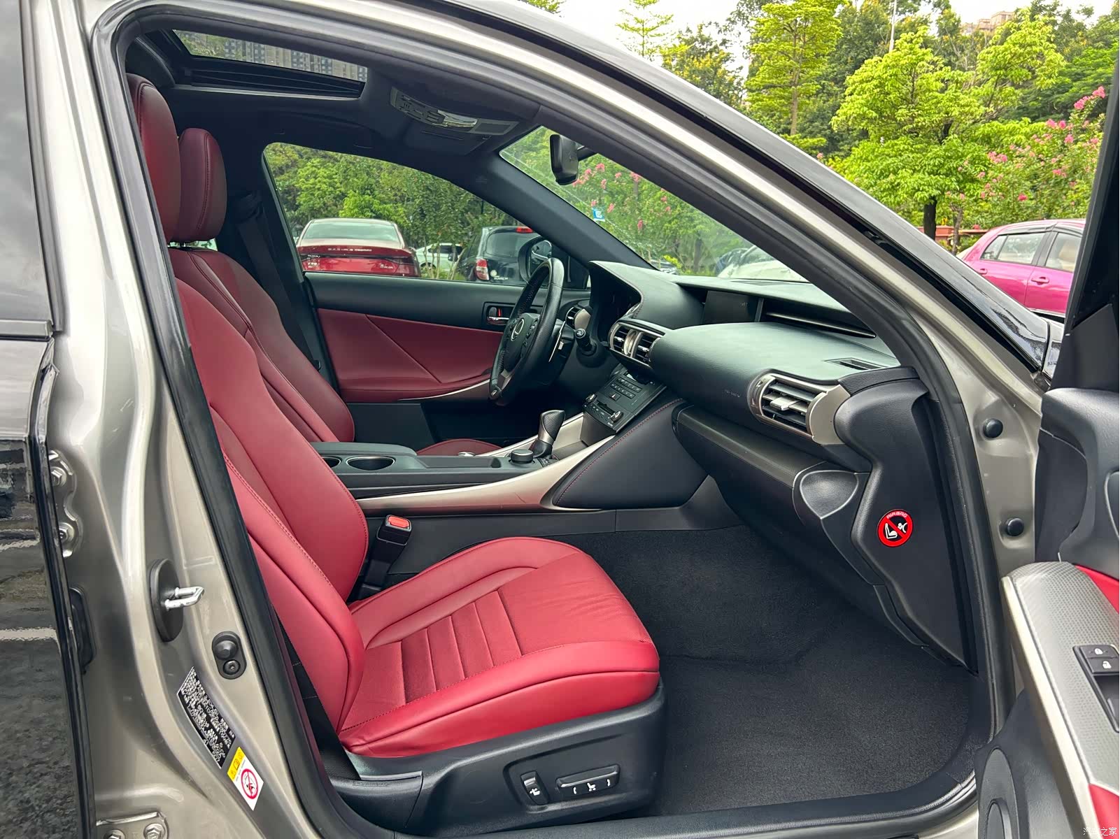 Lexus IS, 2016 16