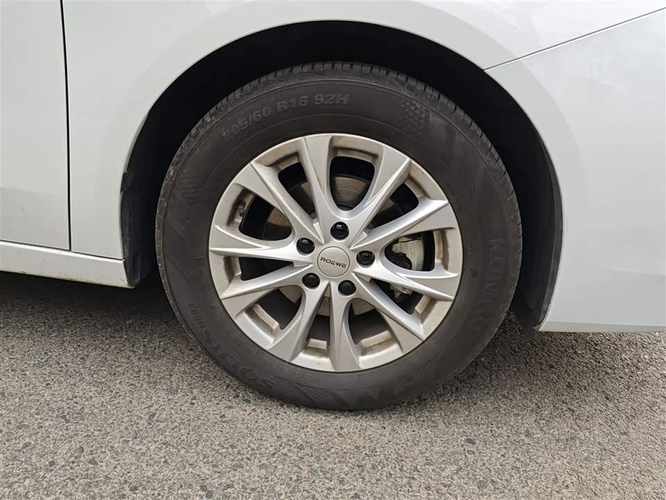 Roewe i5