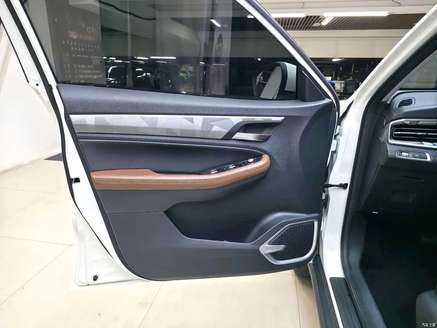 Geely X6, 2021 12