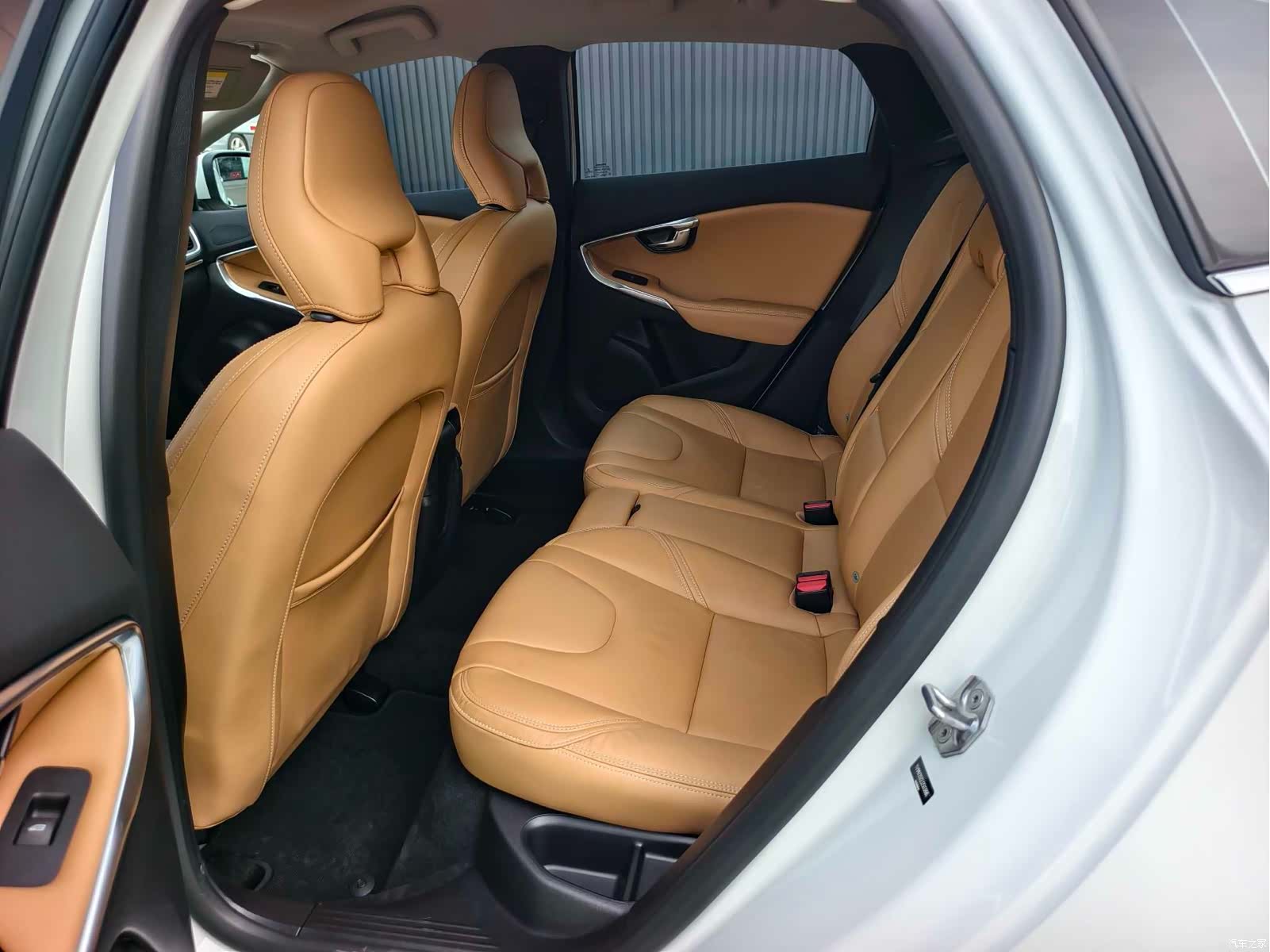 Volvo V40, 2018 9