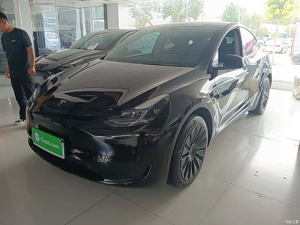 Tesla Model Y, 2023 2