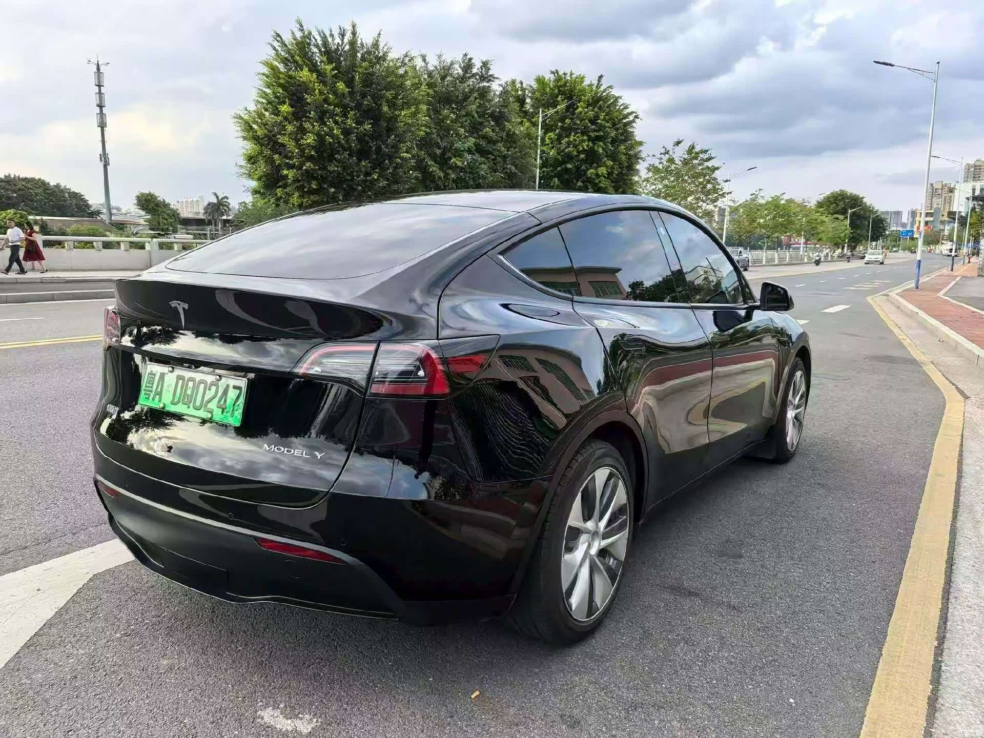 Tesla Model Y, 2022 4