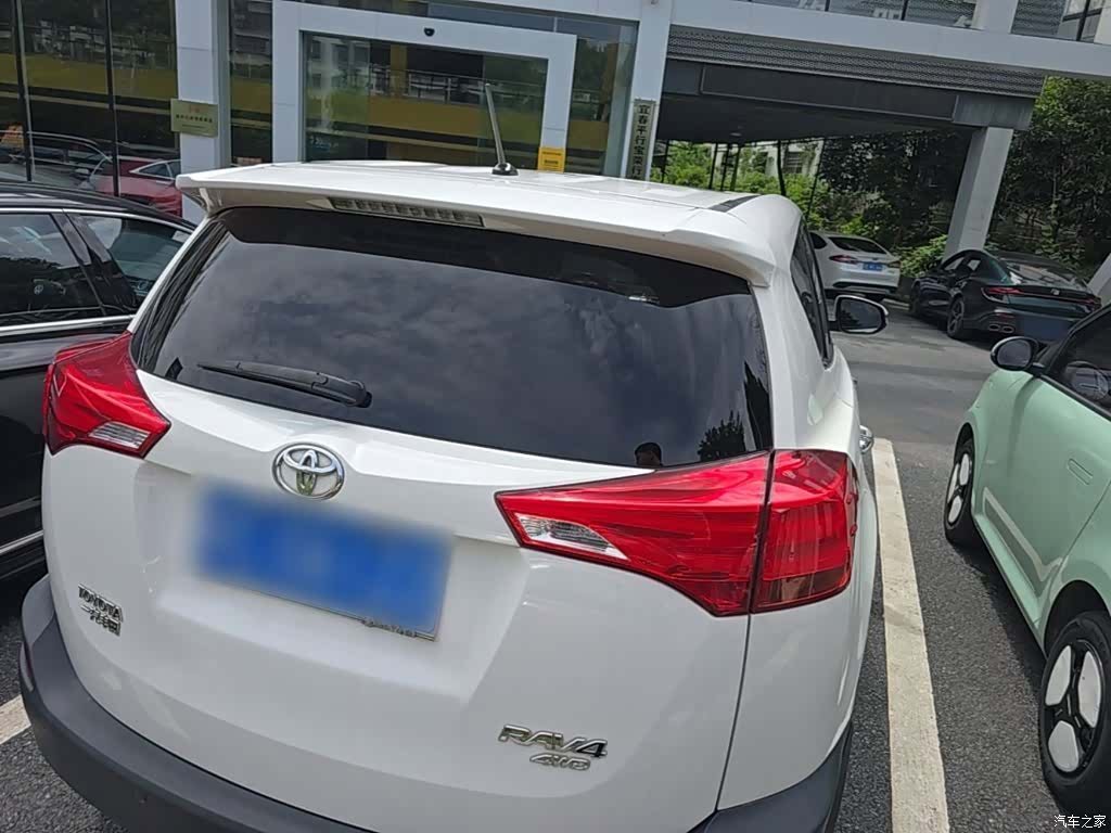 Toyota RAV4, 2014 6