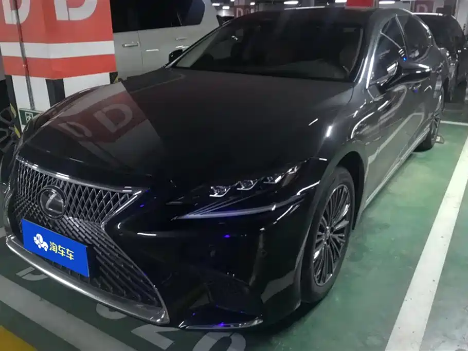 Lexus LS