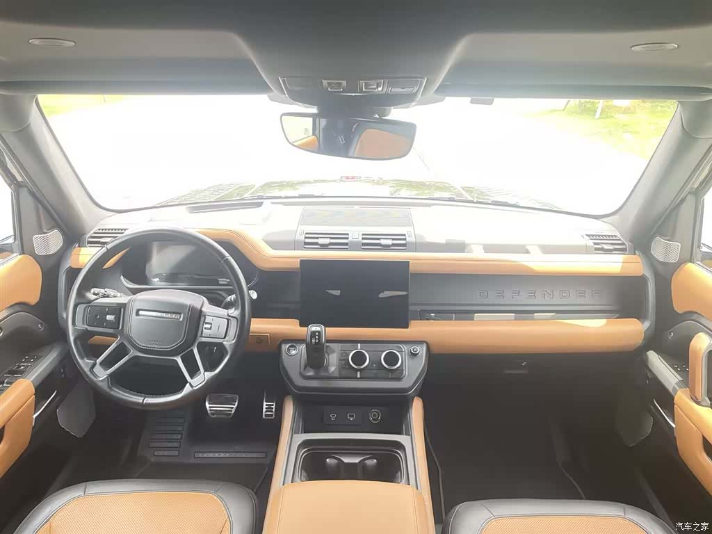 Land Rover Defender, 2023 12
