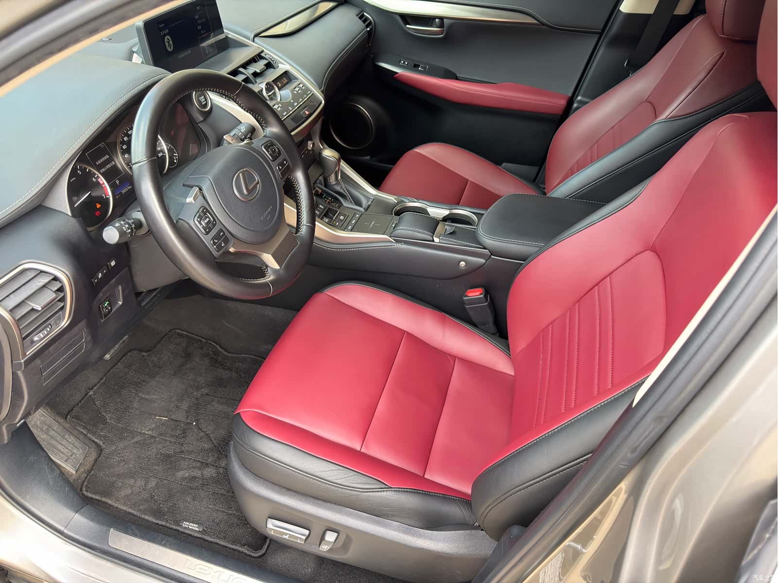 Lexus NX, 2021 11