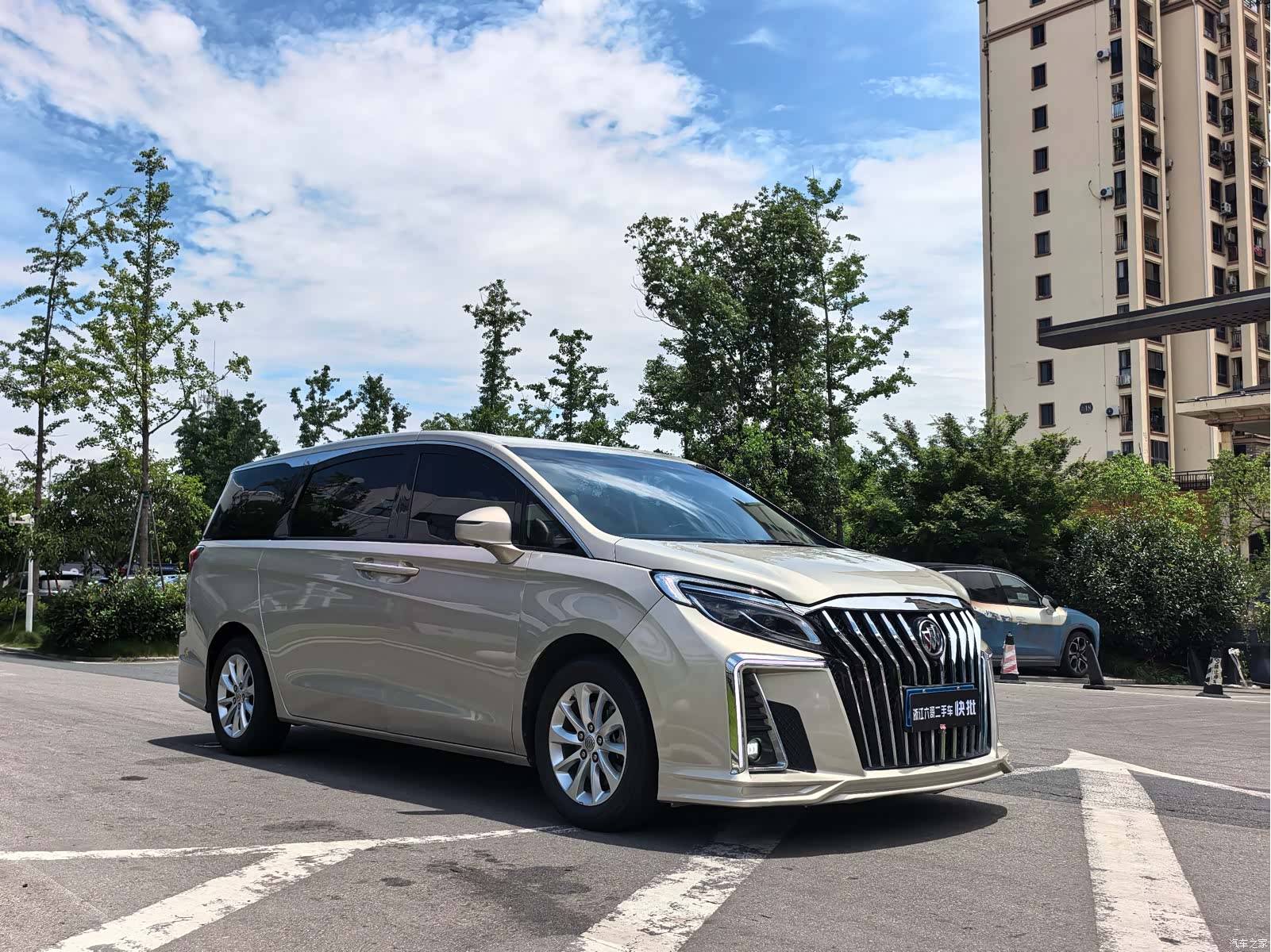 Buick GL8, 2020 3