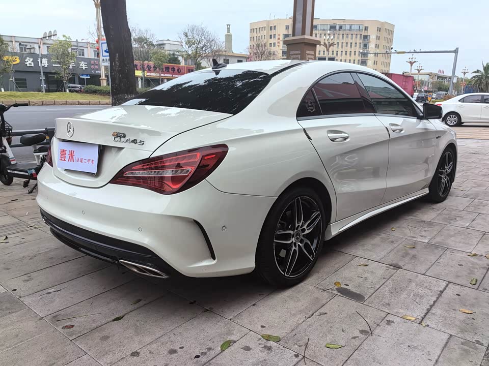 Mercedes-Benz CLA