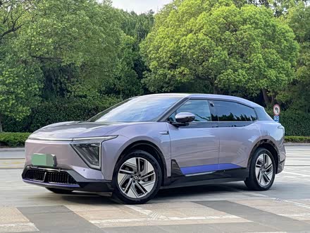 ���ݶ��ָߺ����� �ߺ�HiPhi Y 2023�� 560km ��Ӣ��