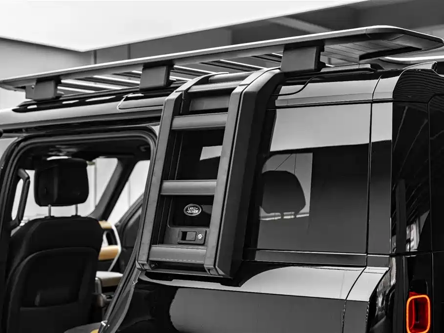 Land Rover guard
