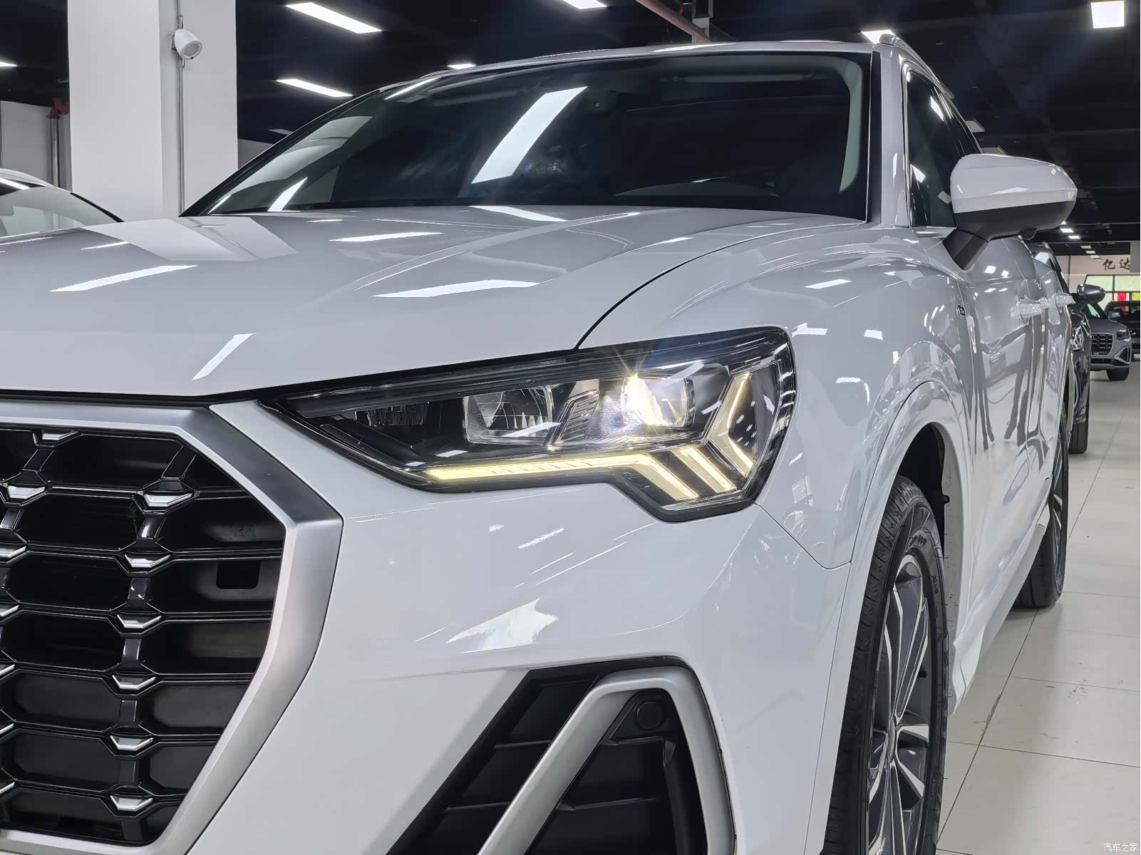 Audi Q3, 2023 4
