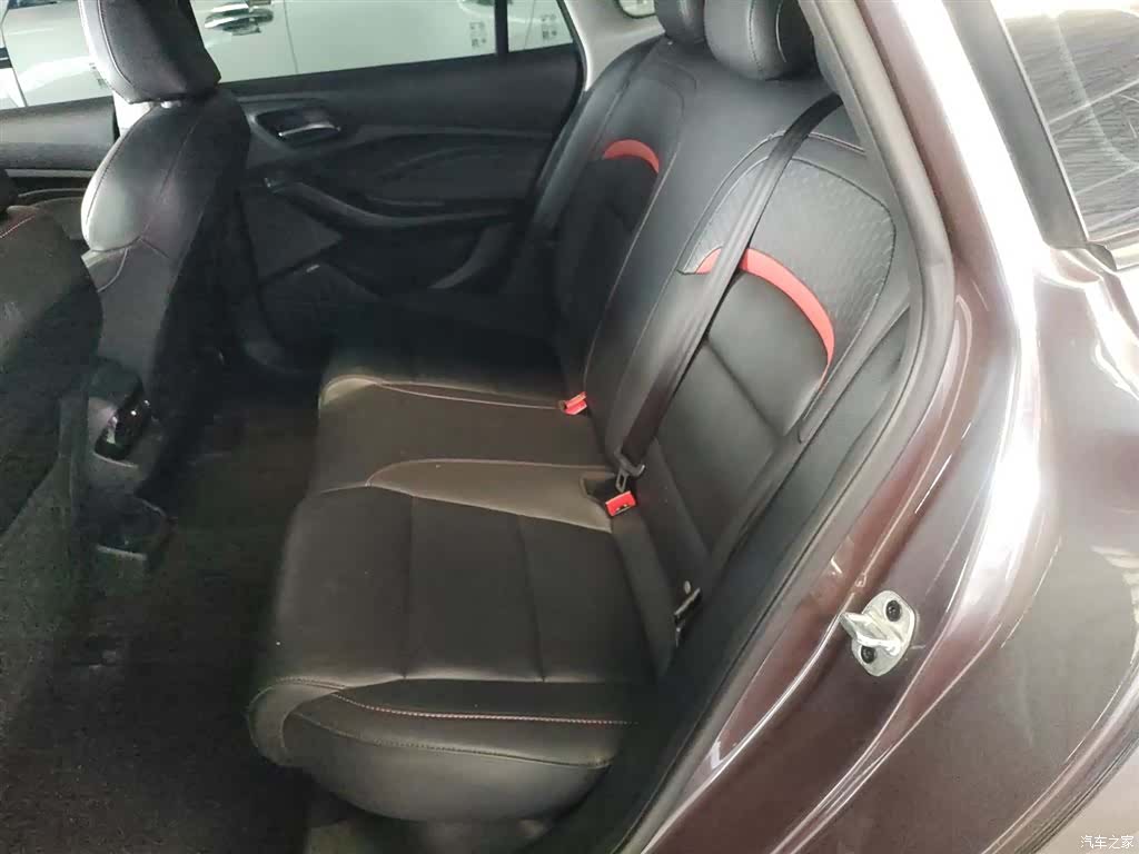 MG MG5, 2023 17