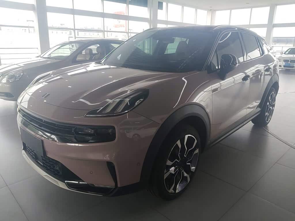 Lynk & Co 06
