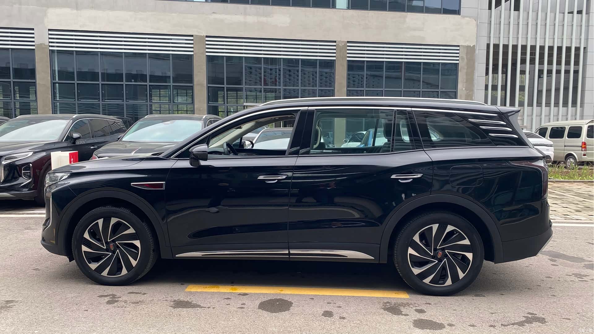 Hongqi HS7, 2024 8