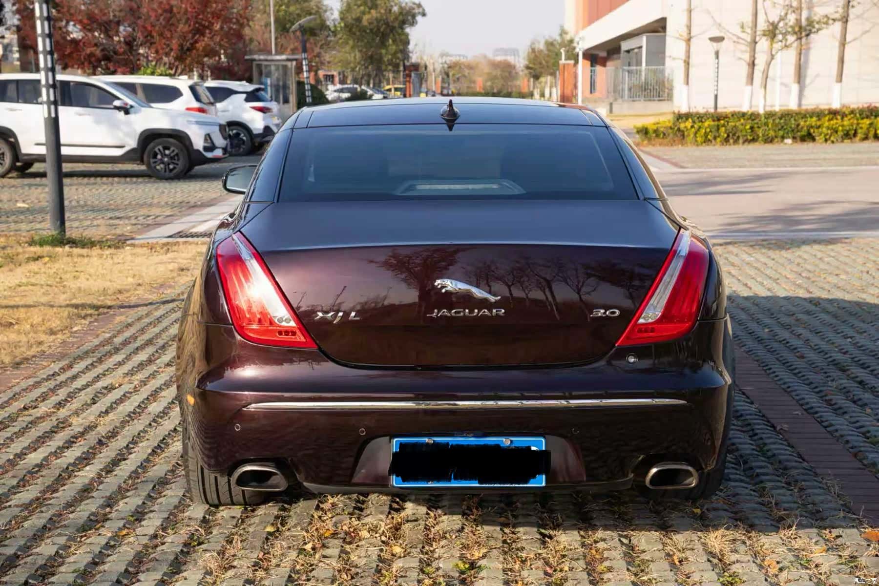 Jaguar XJ, 2015 4
