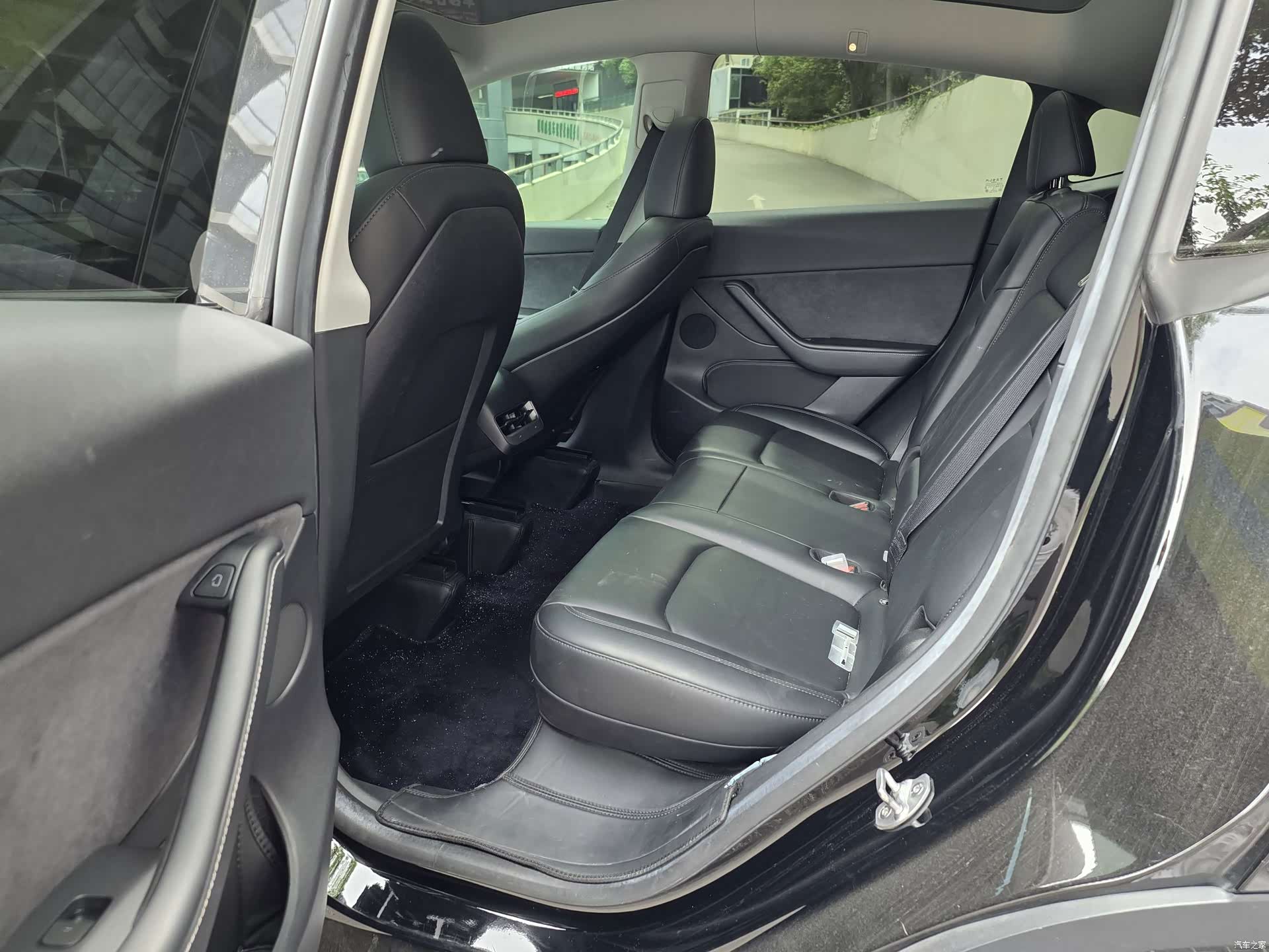 Tesla Model Y, 2023 6