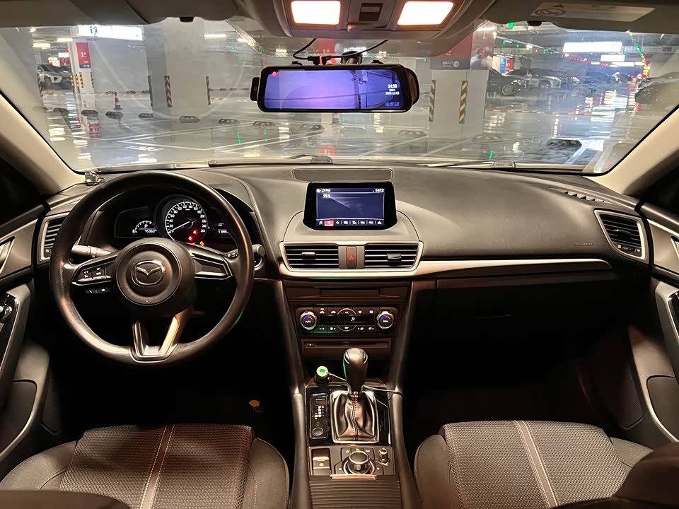 Mazda 3 Angkesaila