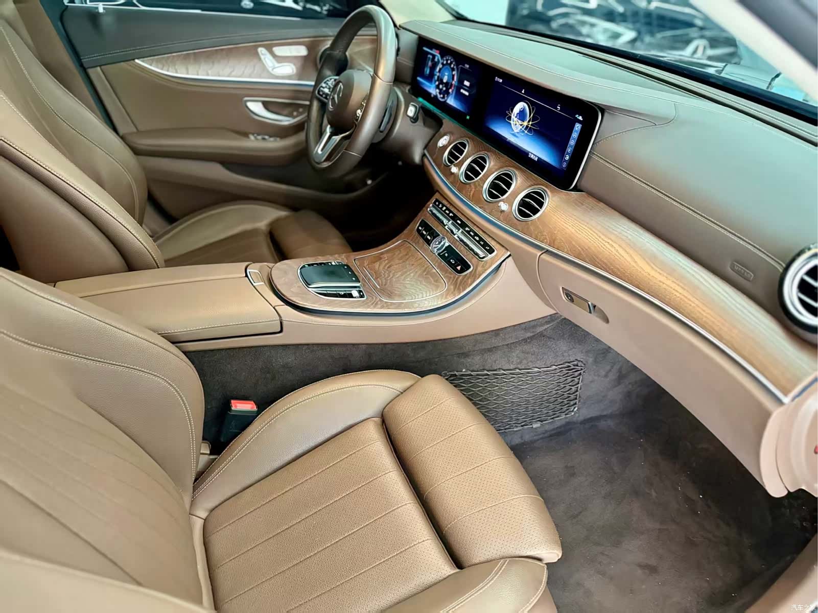 Mercedes-Benz E-Class, 2019 11