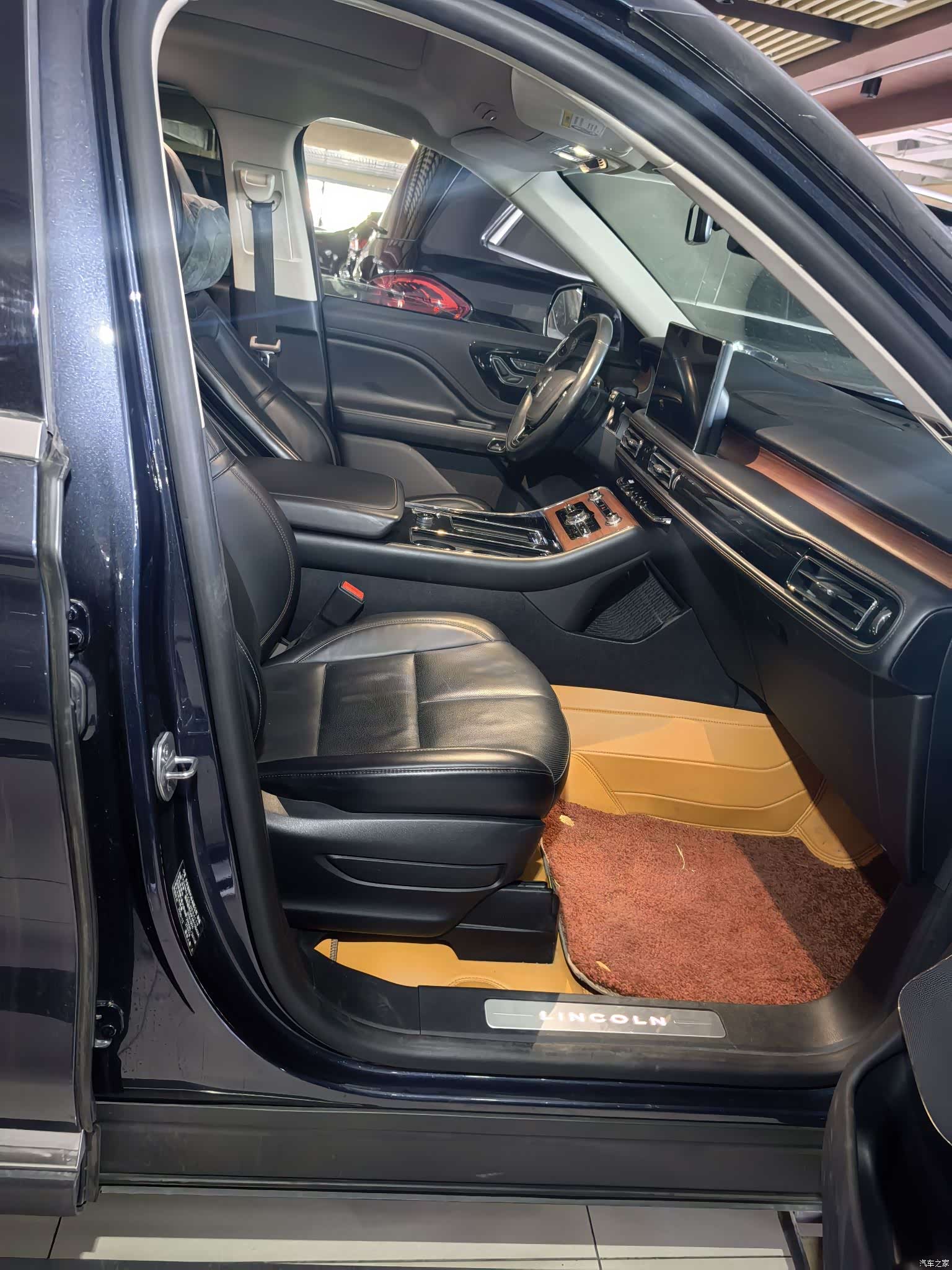 Lincoln Aviator, 2021 13