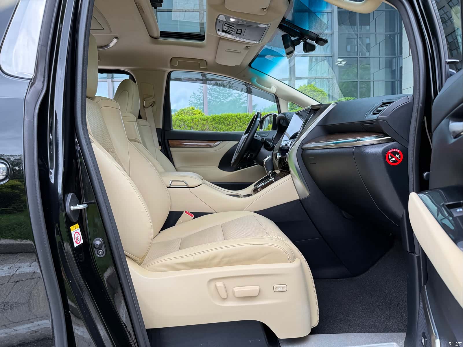 Toyota Alphard, 2018 17