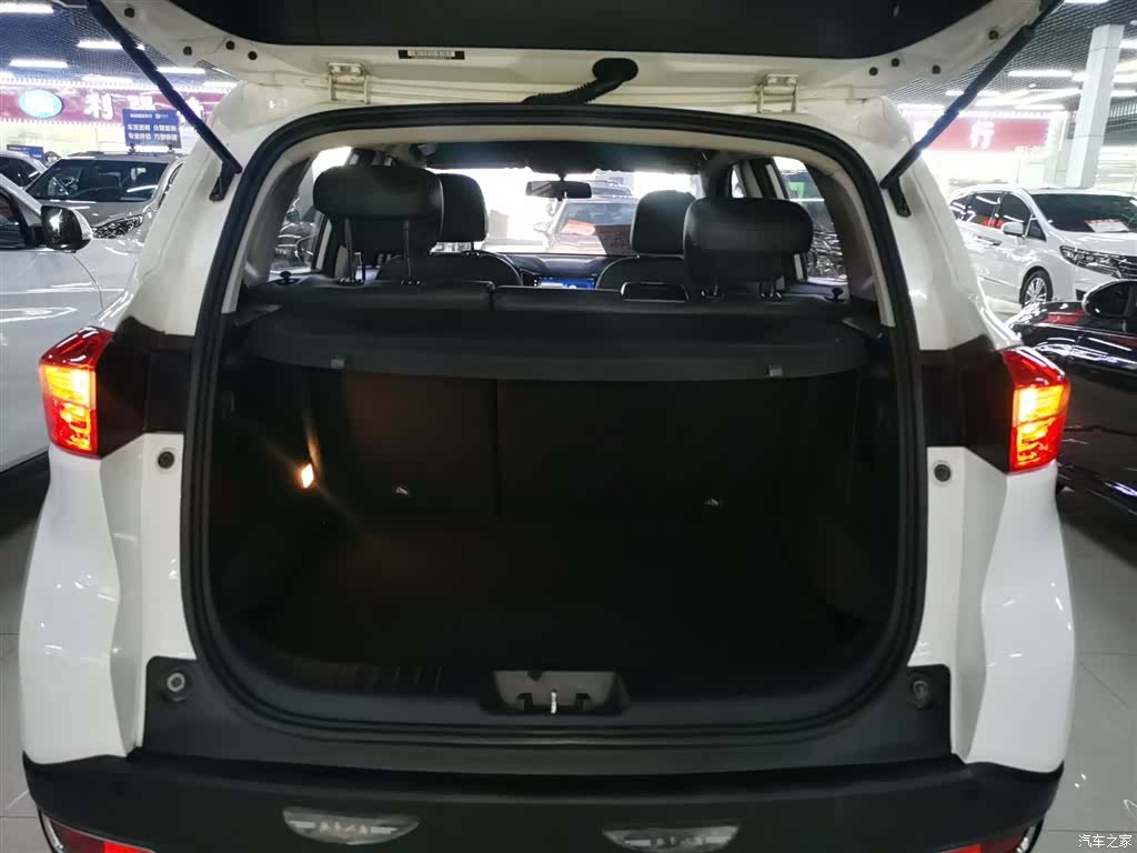 Changan CS15, 2017 12