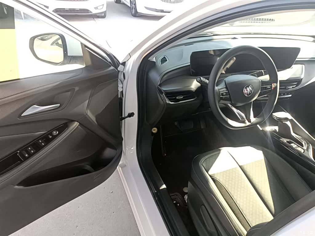 Buick Verano, 2025 16