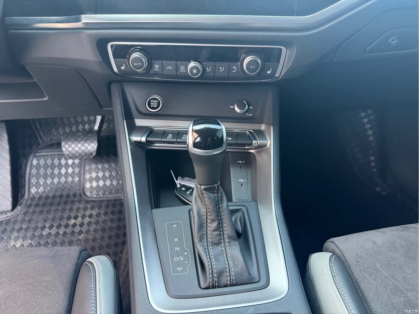 Audi Q3, 2023 13